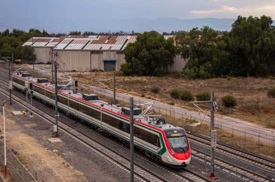 Gobierno profundiza regreso de trenes estatales con plan a 2030